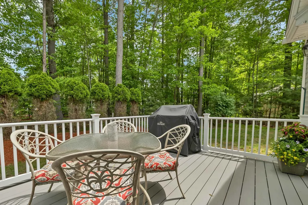 27 Sandpiper Lane Merrimack NH 03054
