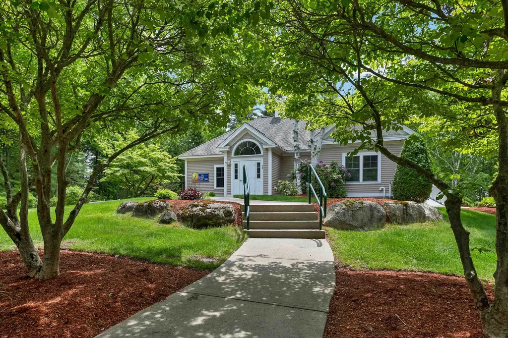 27 Sandpiper Lane Merrimack NH 03054