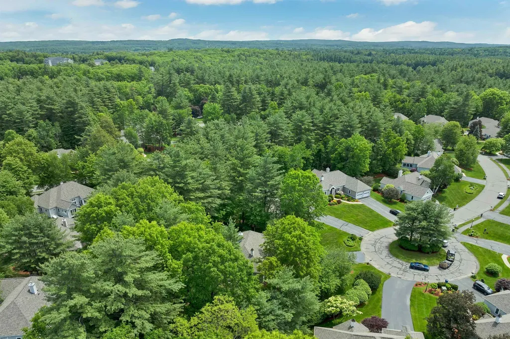 27 Sandpiper Lane Merrimack NH 03054