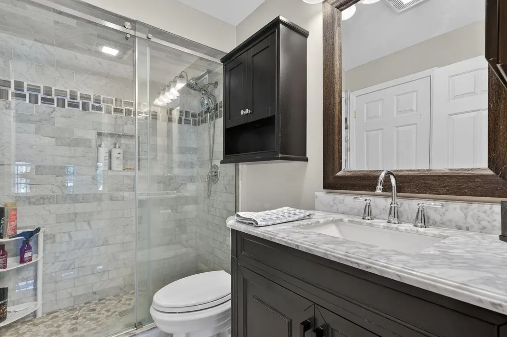 11 Sundown Drive Derry NH 03038