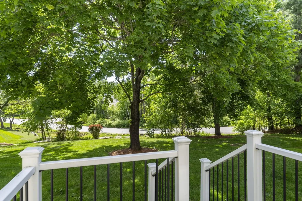 11 Sundown Drive Derry NH 03038