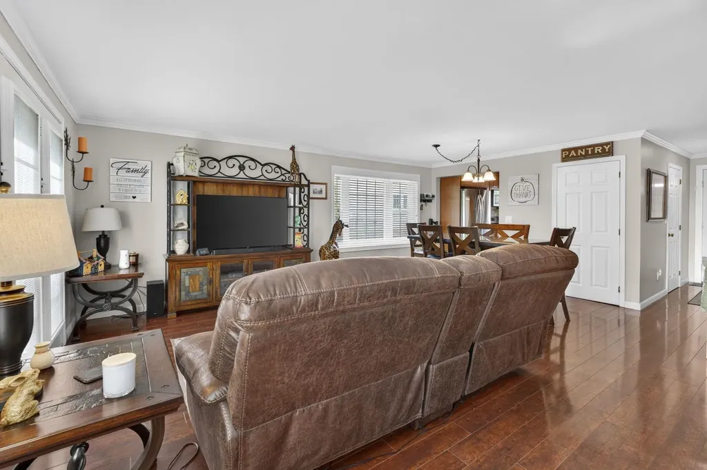 11 Sundown Drive Derry NH 03038