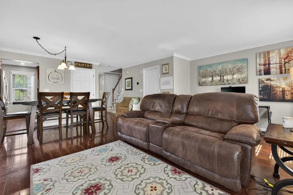 11 Sundown Drive Derry NH 03038