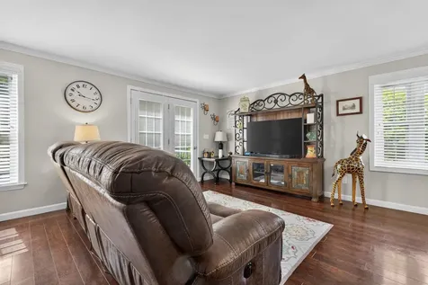 11 Sundown Drive Derry NH 03038