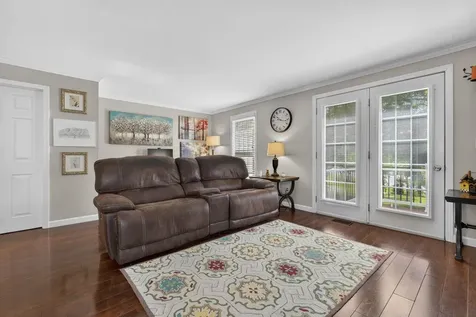 11 Sundown Drive Derry NH 03038