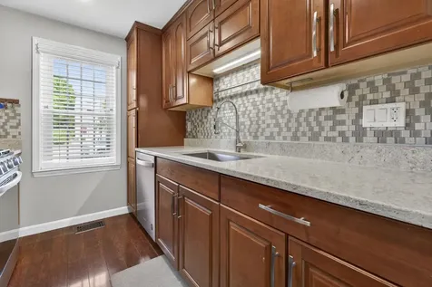 11 Sundown Drive Derry NH 03038