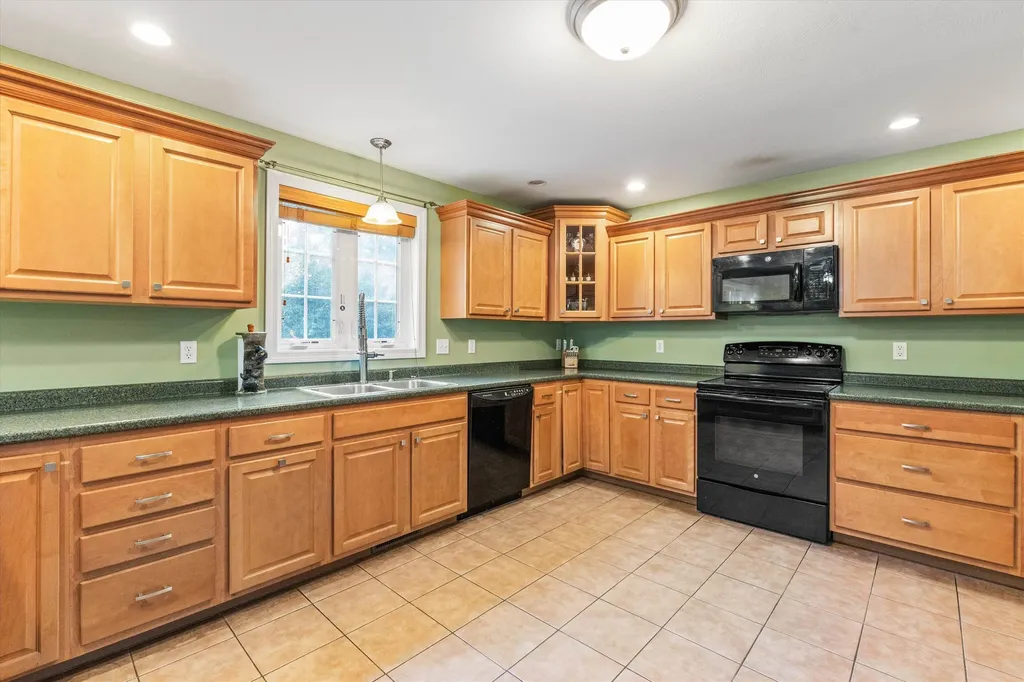 34 Chestnut Drive Allenstown NH 03275