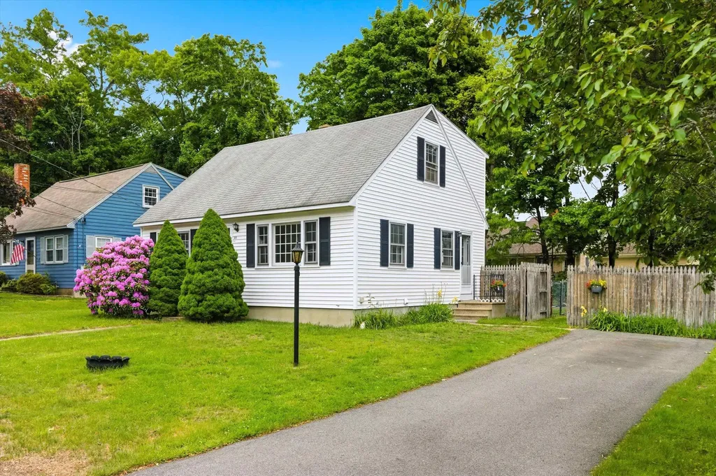 184 Green Acres Drive Manchester NH 03109