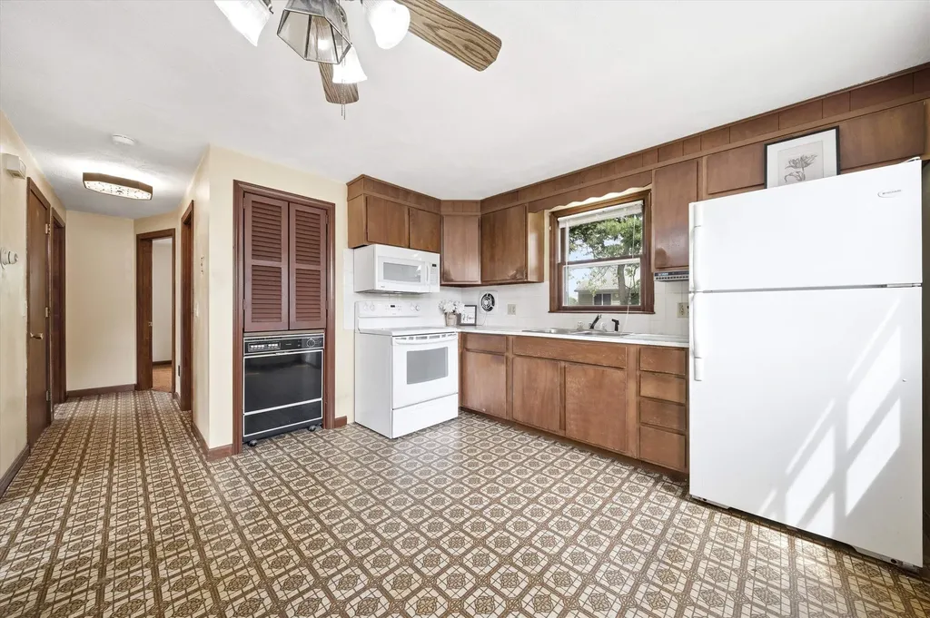 184 Green Acres Drive Manchester NH 03109