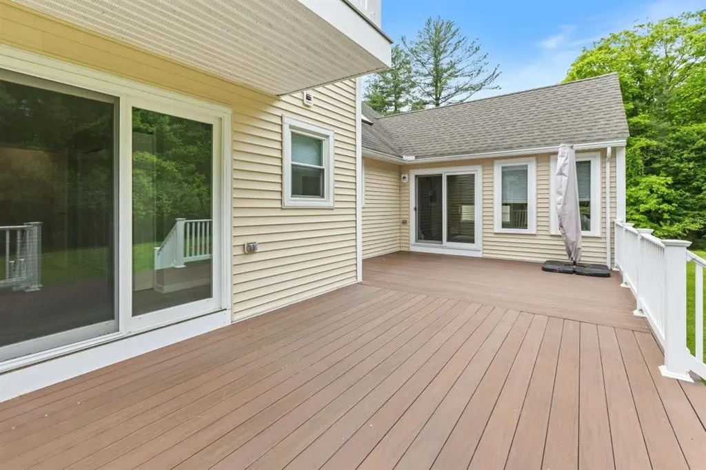 16 Locke Mill Drive Litchfield NH 03052