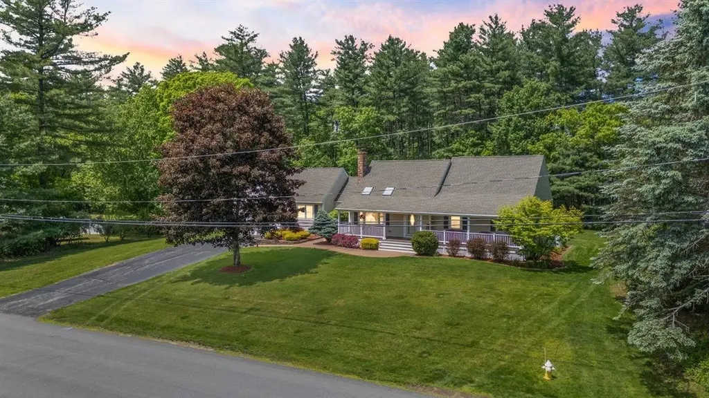 16 Locke Mill Drive Litchfield NH 03052