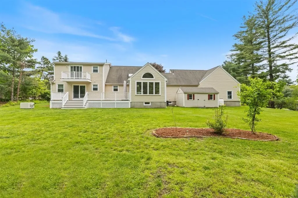 16 Locke Mill Drive Litchfield NH 03052