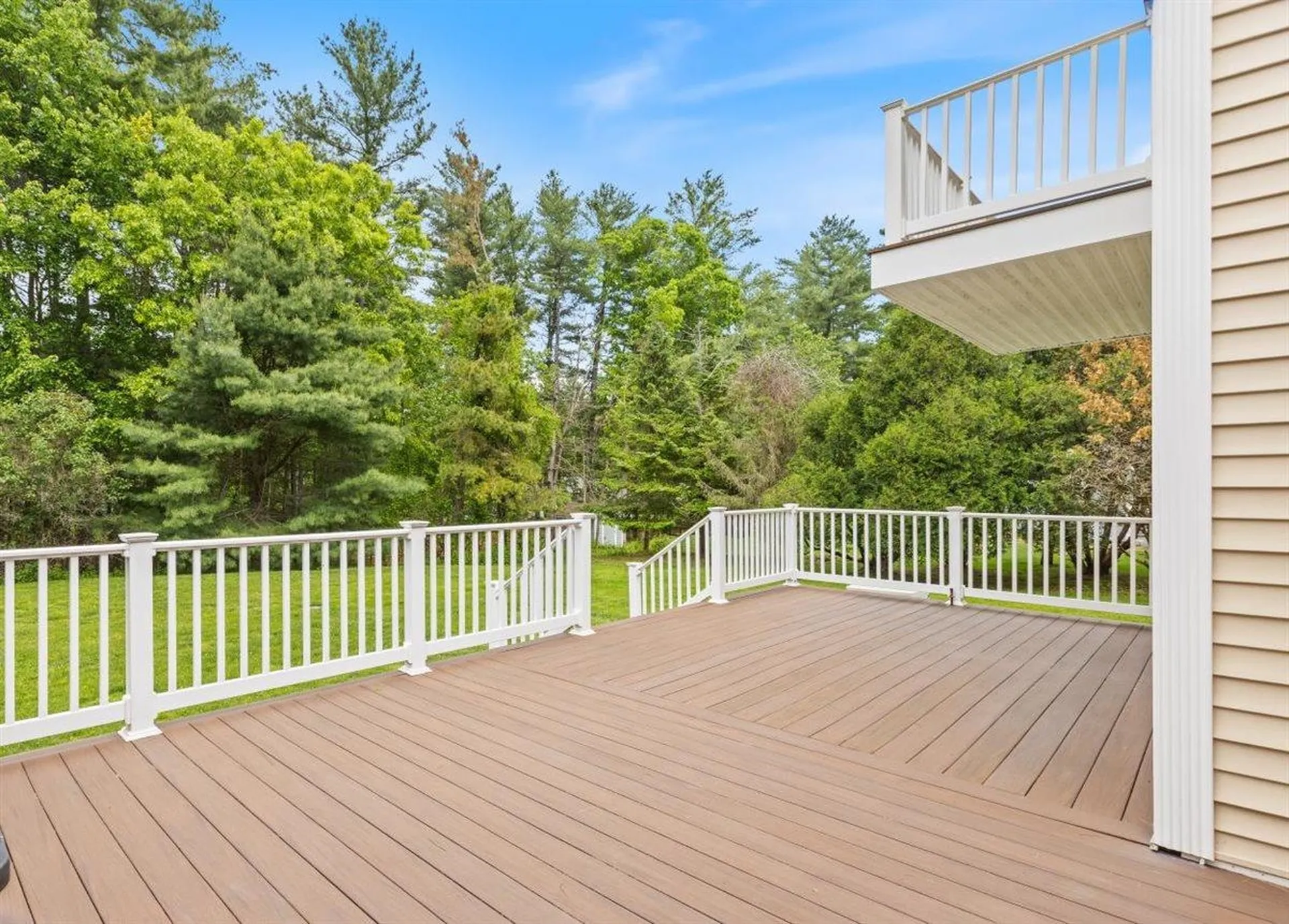 16 Locke Mill Drive Litchfield NH 03052