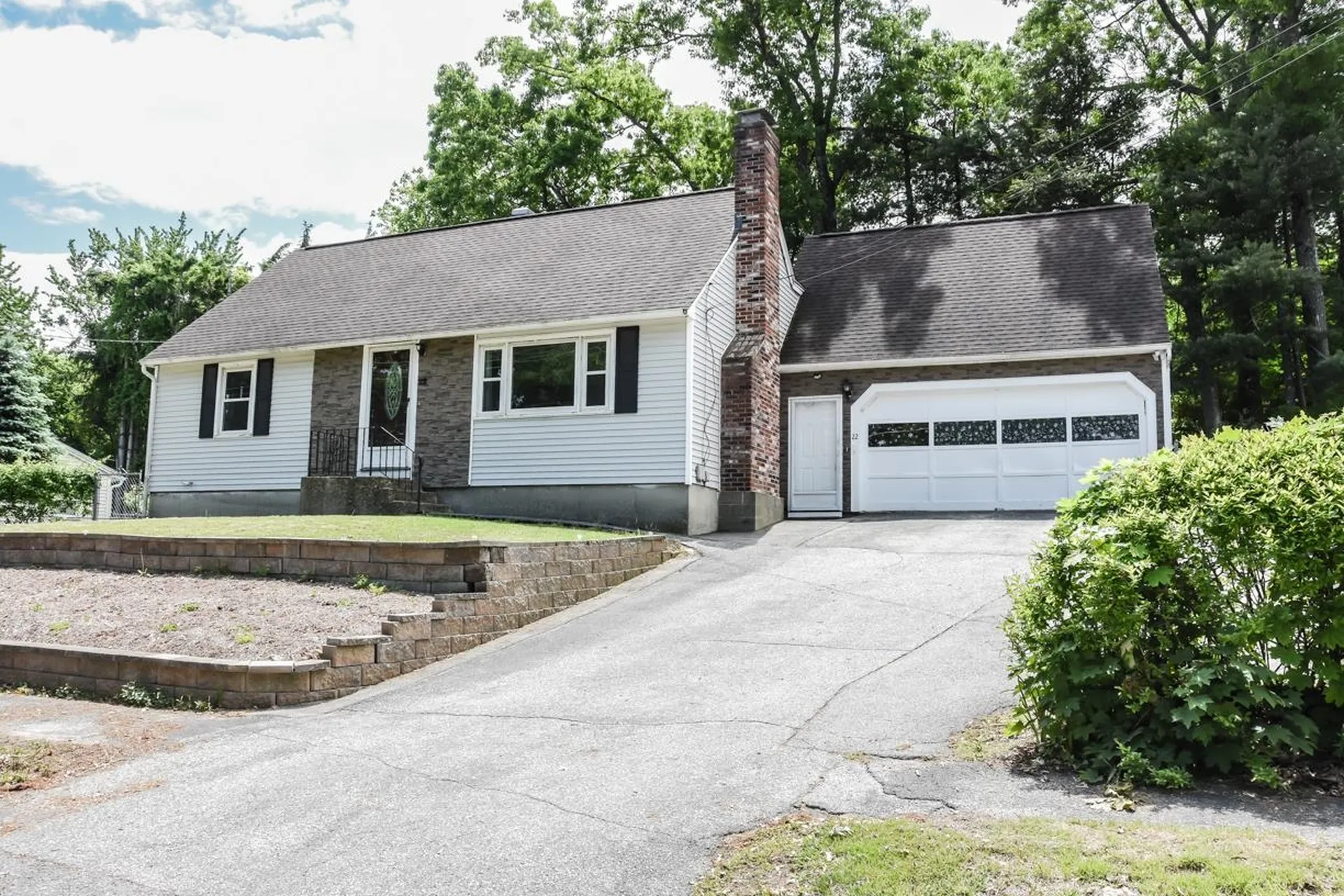 22 Greenwood Drive Nashua NH 03062