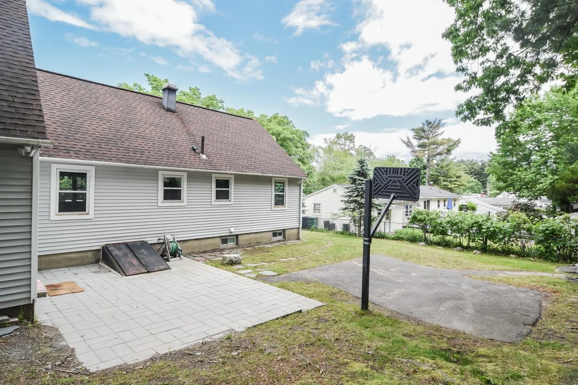 22 Greenwood Drive Nashua NH 03062