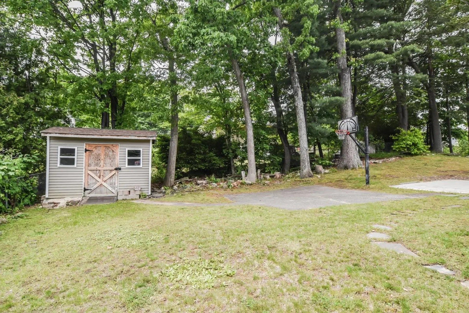 22 Greenwood Drive Nashua NH 03062