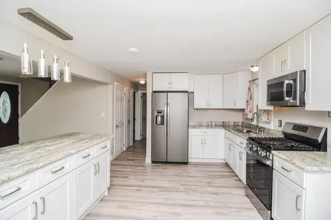 22 Greenwood Drive Nashua NH 03062