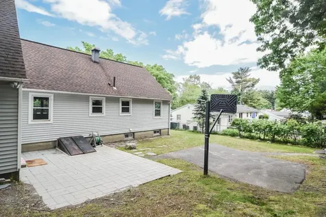 22 Greenwood Drive Nashua NH 03062
