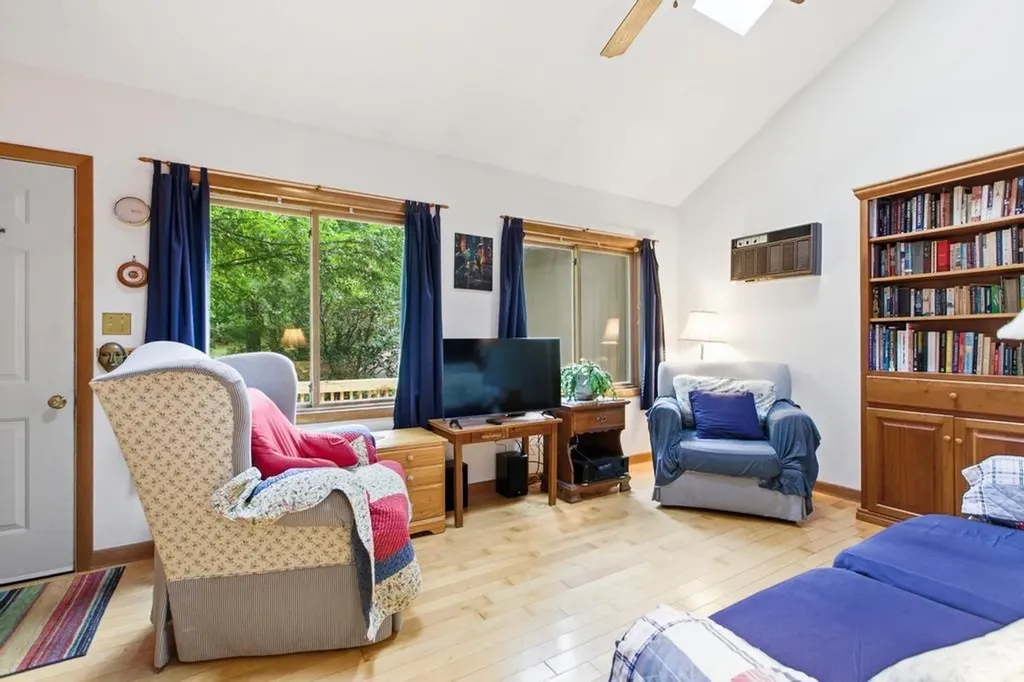 12 Poplar Drive Raymond NH 03077