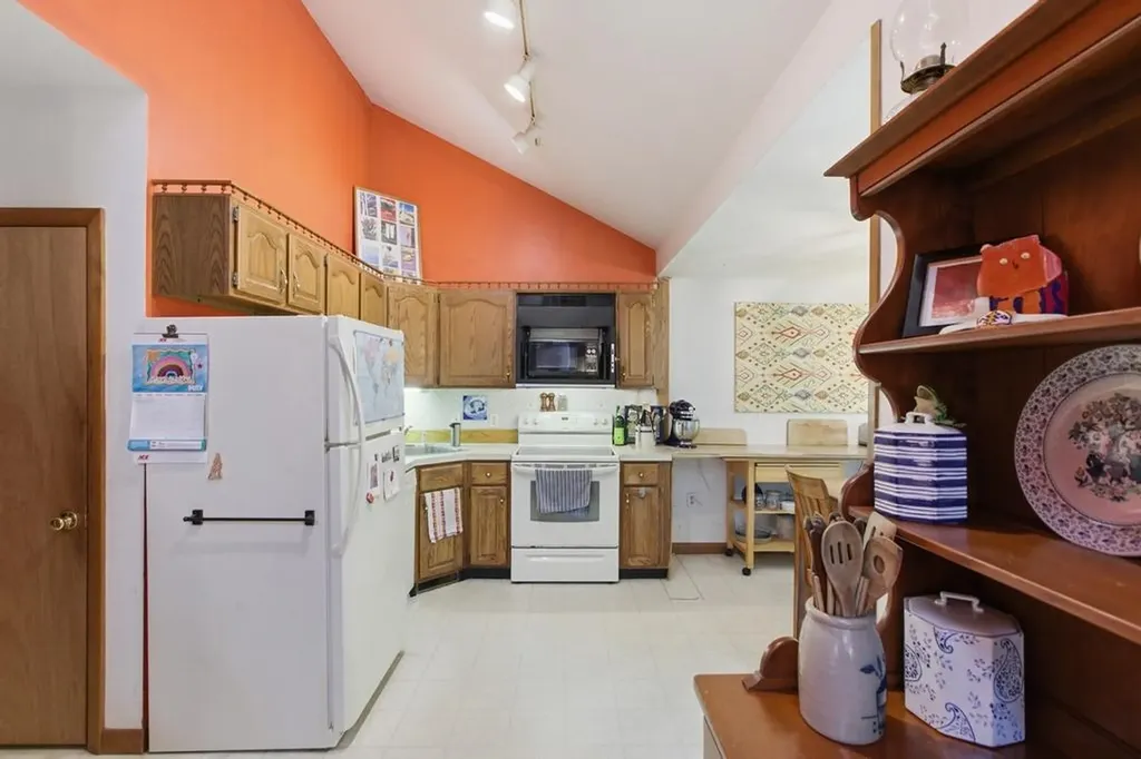 12 Poplar Drive Raymond NH 03077