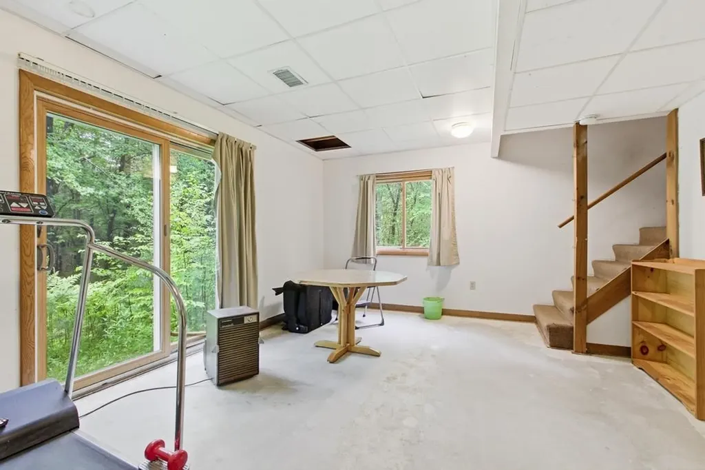 12 Poplar Drive Raymond NH 03077