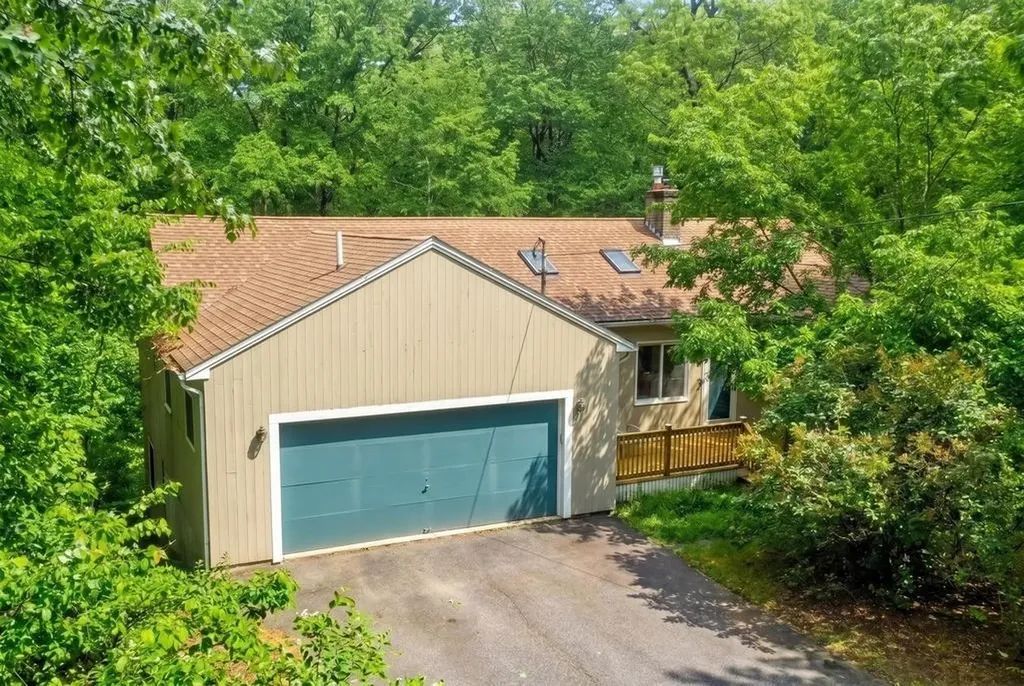 12 Poplar Drive Raymond NH 03077