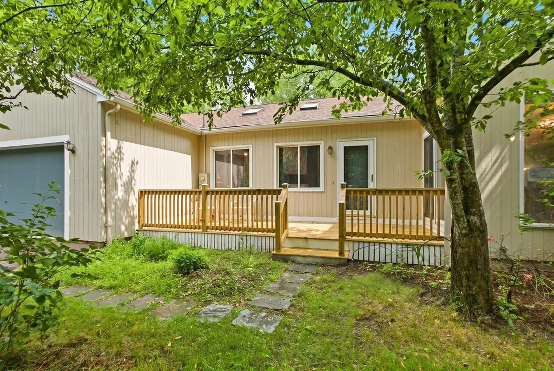 12 Poplar Drive Raymond NH 03077