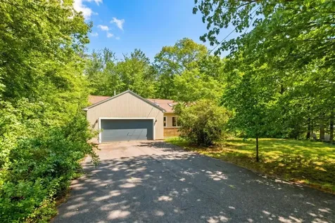 12 Poplar Drive Raymond NH 03077