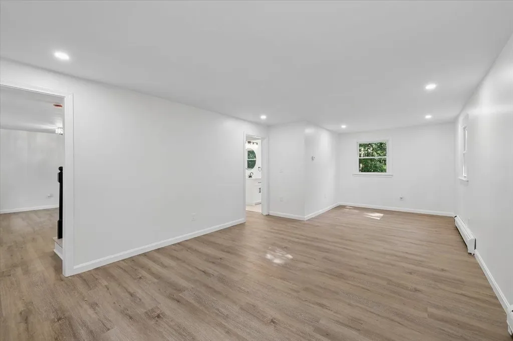 6 Colby Lane Pelham NH 03076