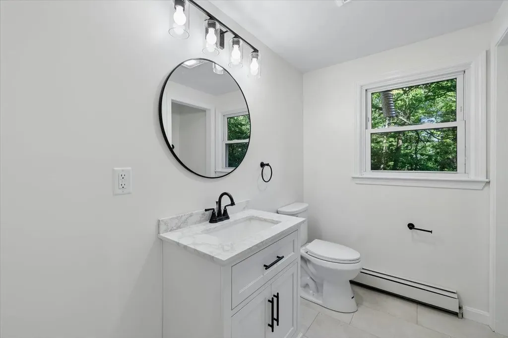 6 Colby Lane Pelham NH 03076