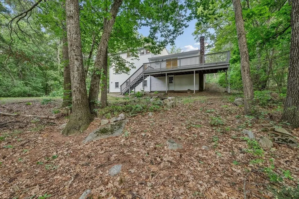 6 Colby Lane Pelham NH 03076