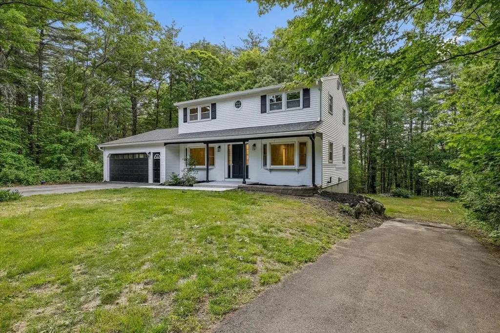 6 Colby Lane Pelham NH 03076
