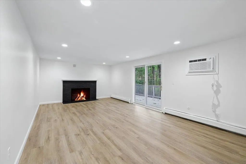 6 Colby Lane Pelham NH 03076