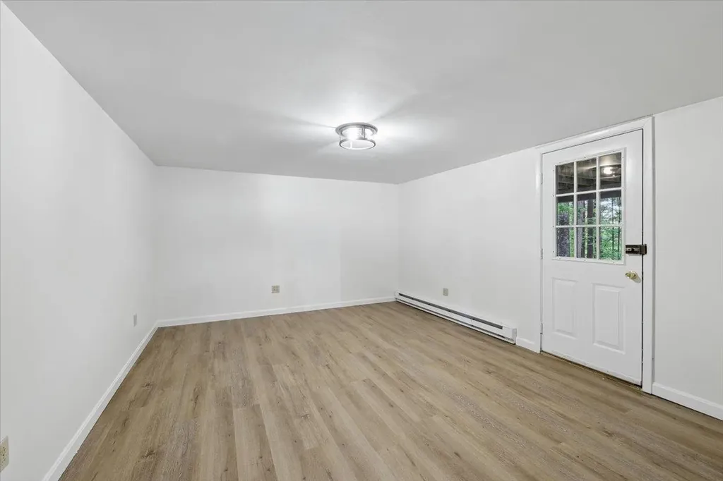 6 Colby Lane Pelham NH 03076