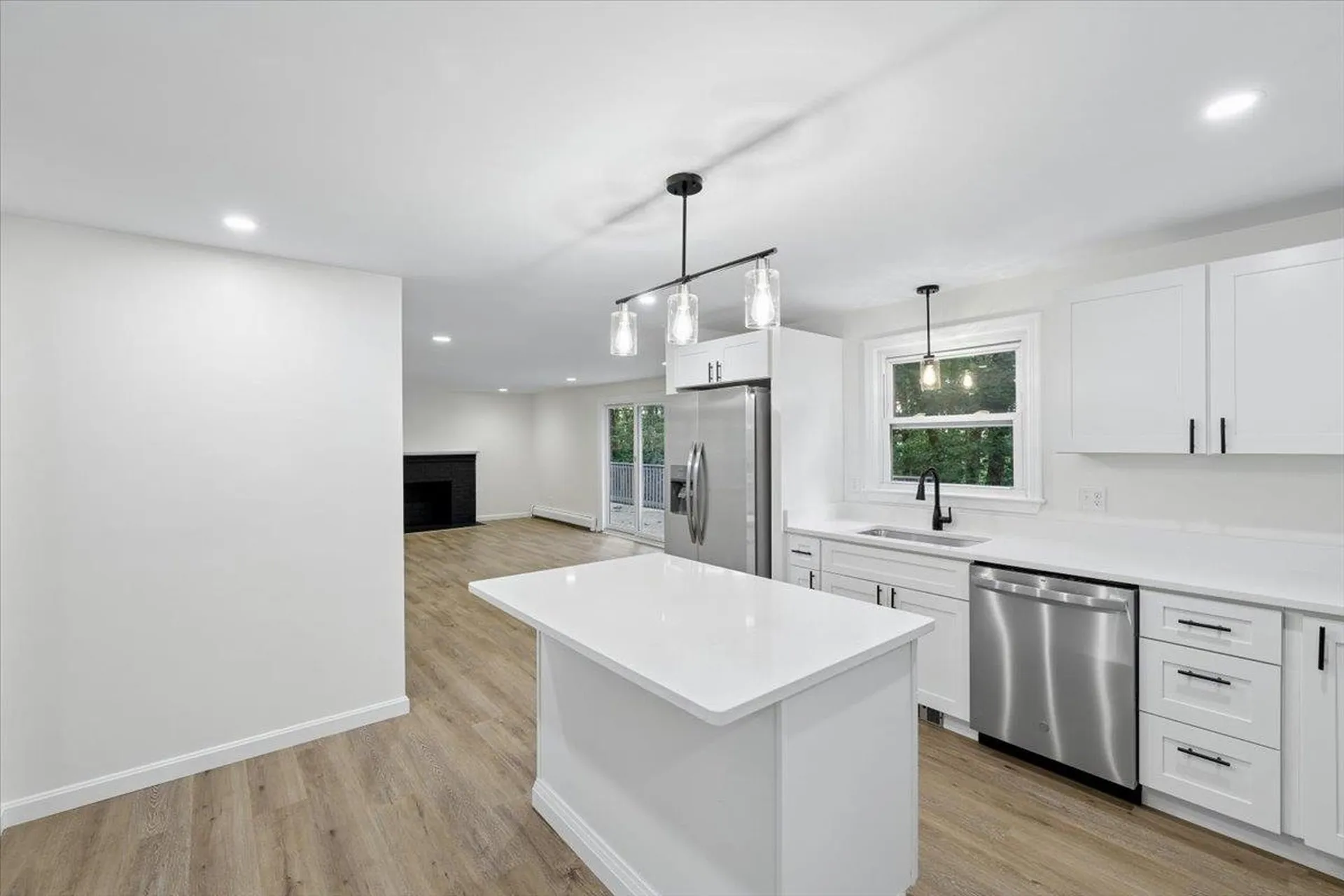 6 Colby Lane Pelham NH 03076