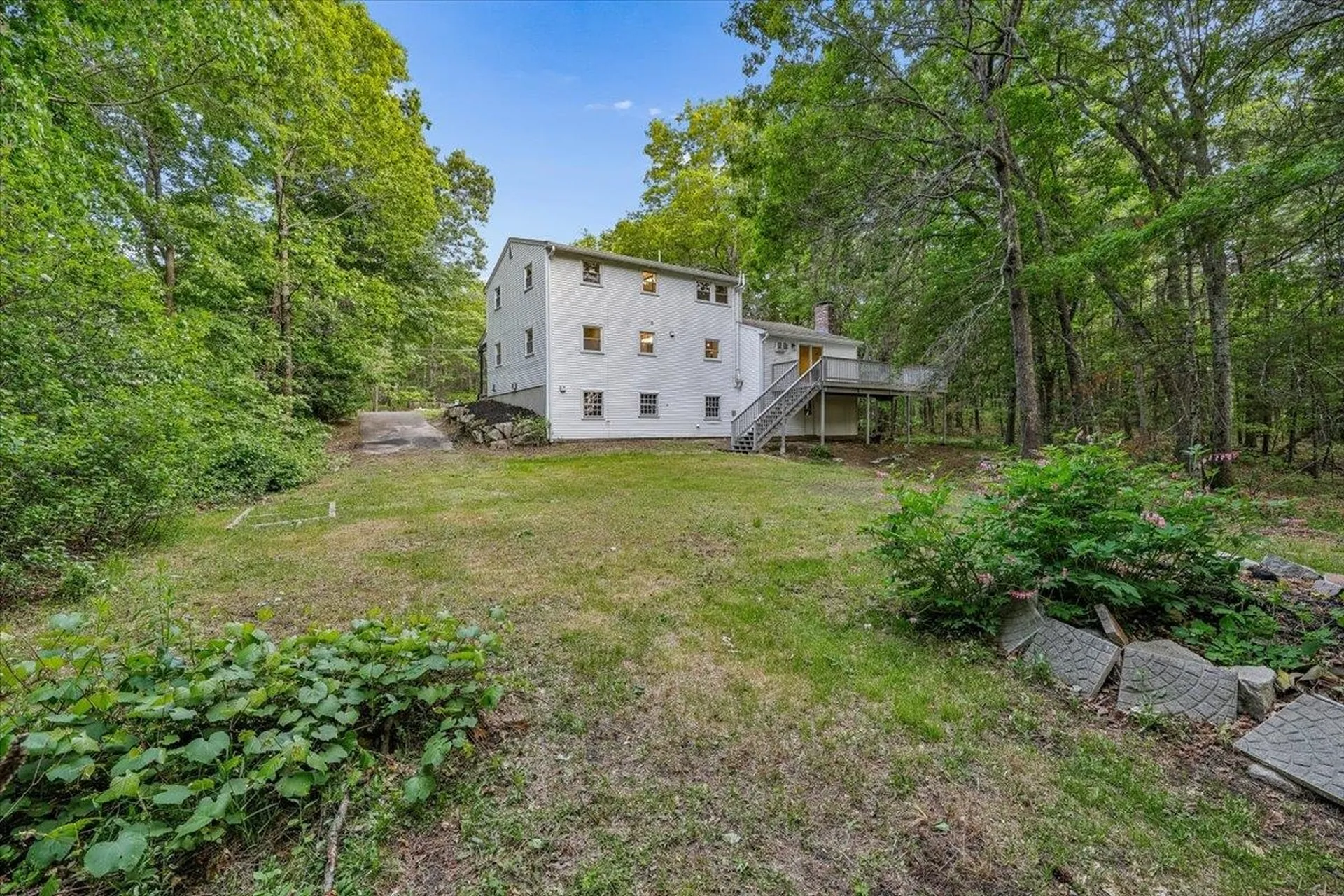 6 Colby Lane Pelham NH 03076