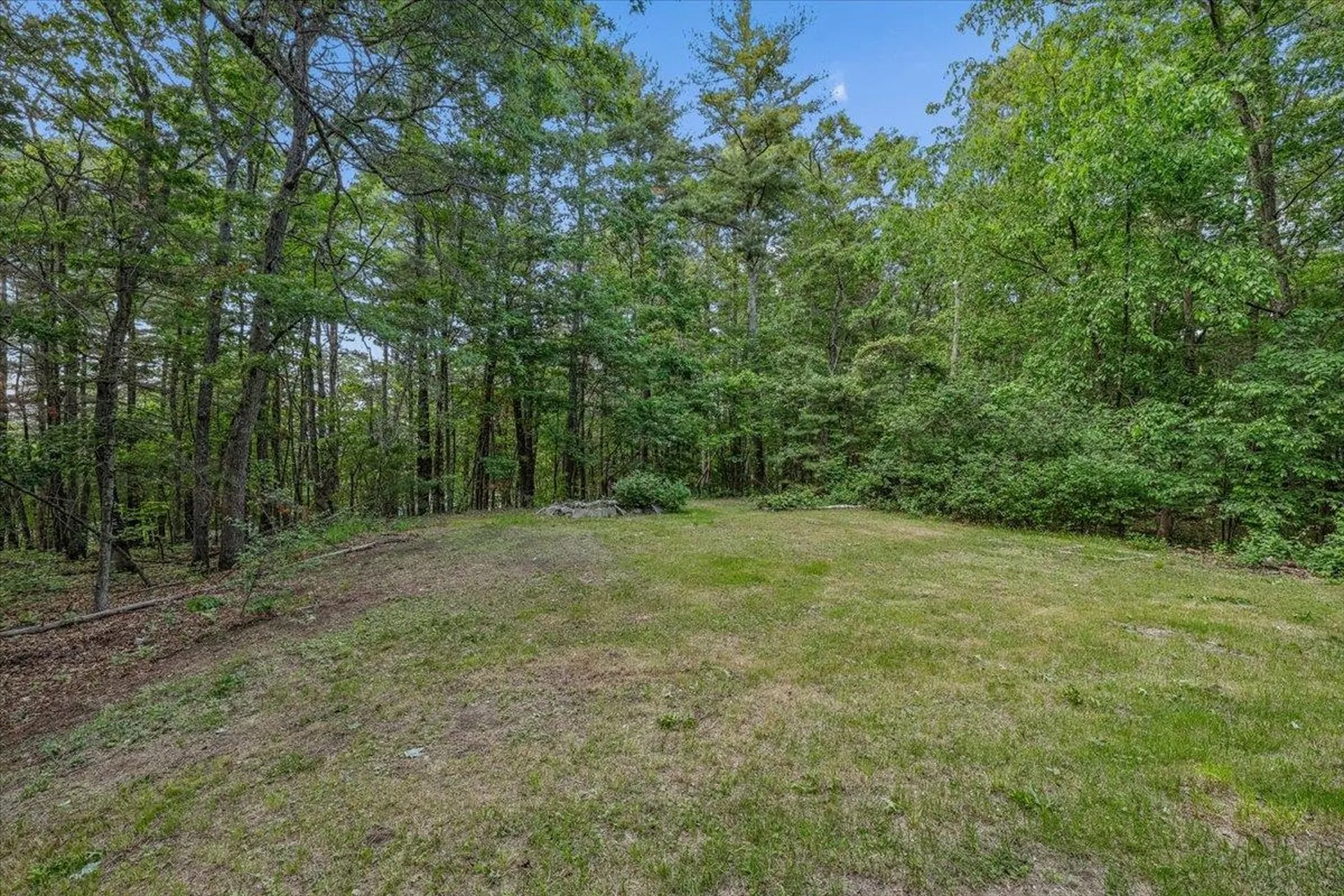 6 Colby Lane Pelham NH 03076