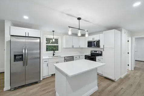 6 Colby Lane Pelham NH 03076