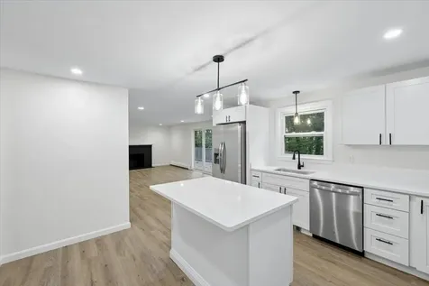 6 Colby Lane Pelham NH 03076