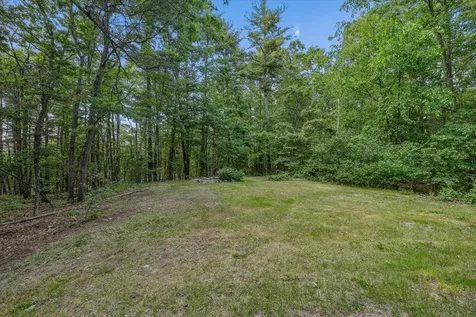 6 Colby Lane Pelham NH 03076