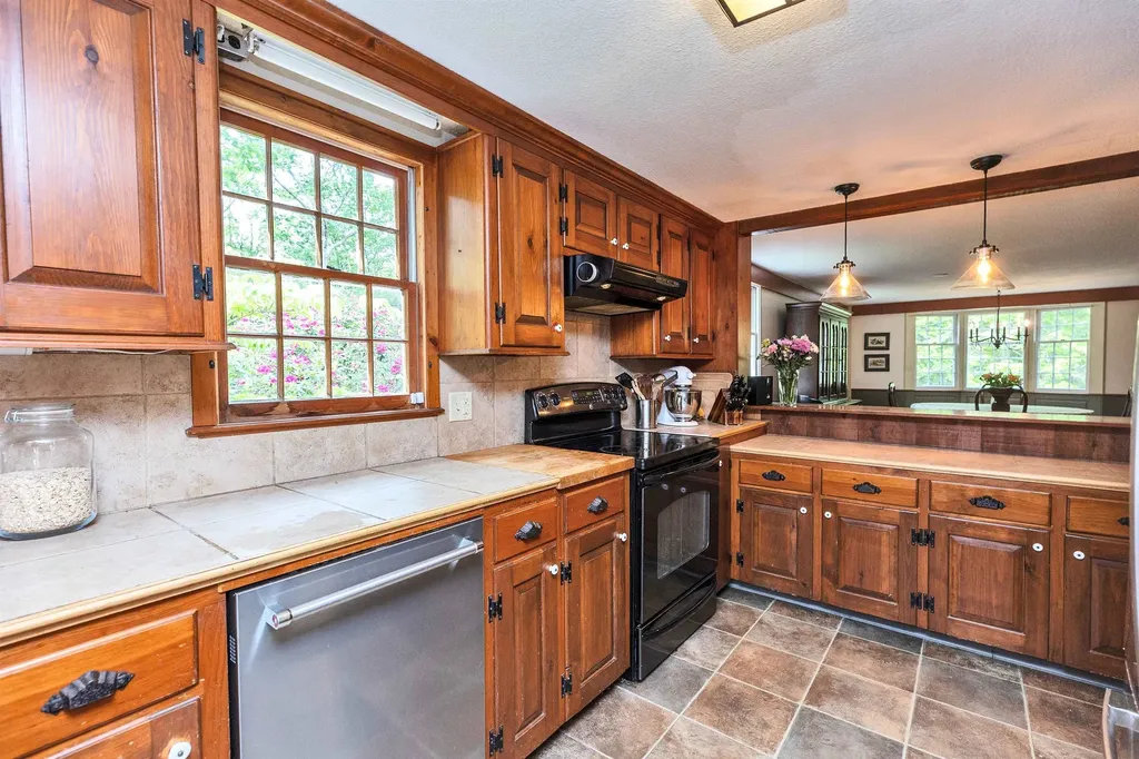 103 Boulder Drive Dublin NH 03444
