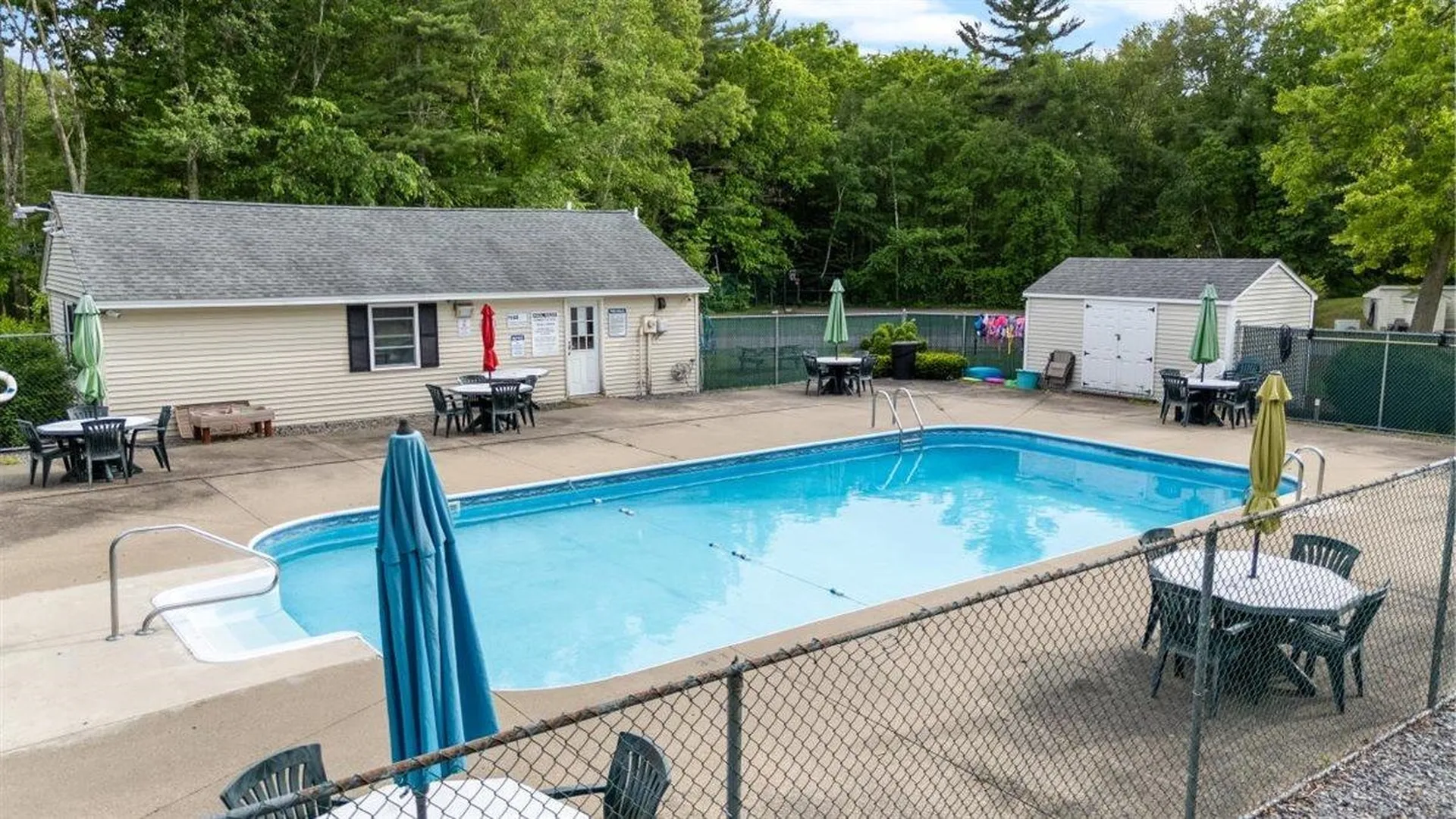 29 Olde Country Village Road Londonderry NH 03053