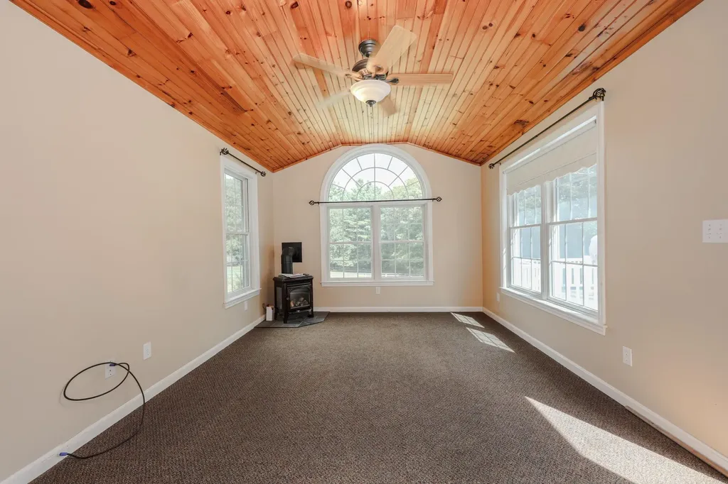 55 Holbrook Hill Road Bedford NH 03110