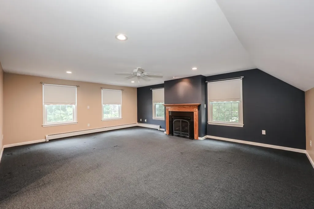 55 Holbrook Hill Road Bedford NH 03110