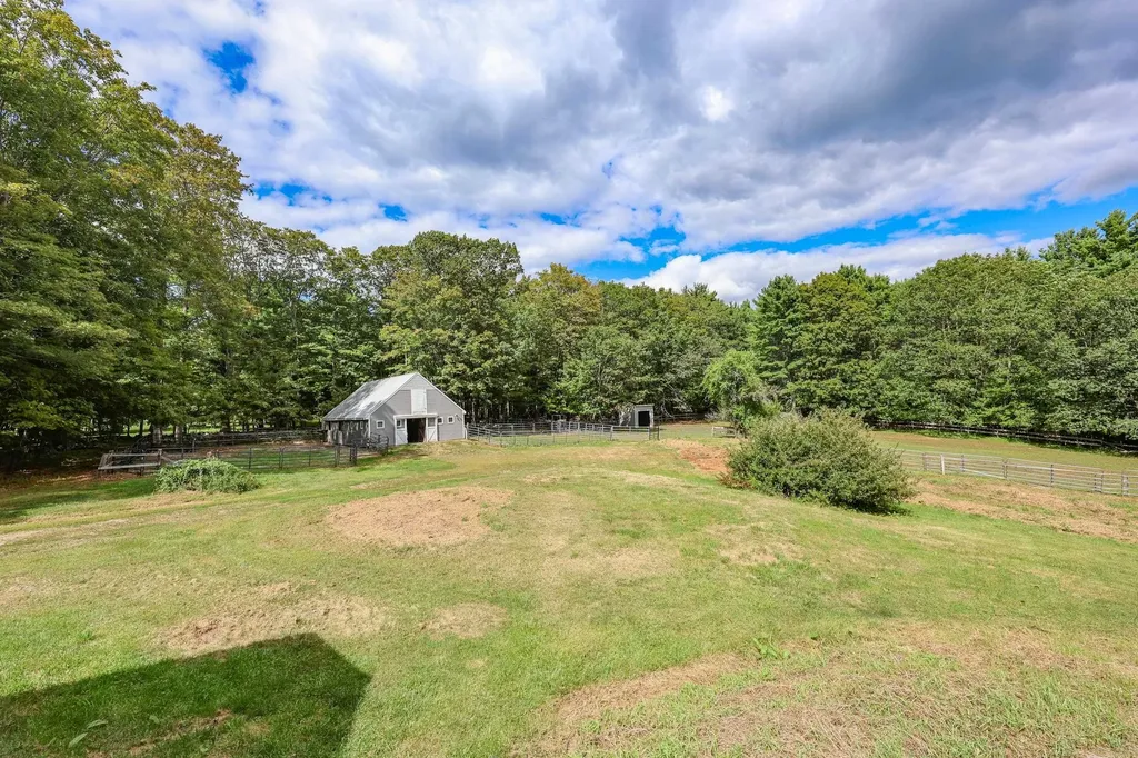 55 Holbrook Hill Road Bedford NH 03110