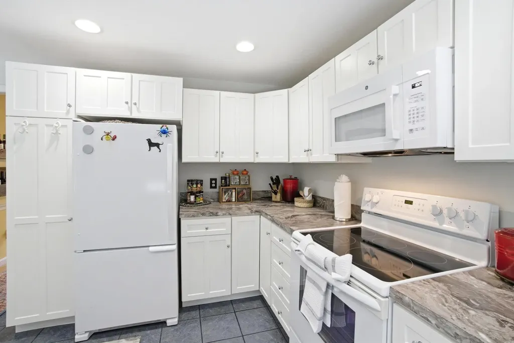 49 Reynolds Drive Peterborough NH 03458