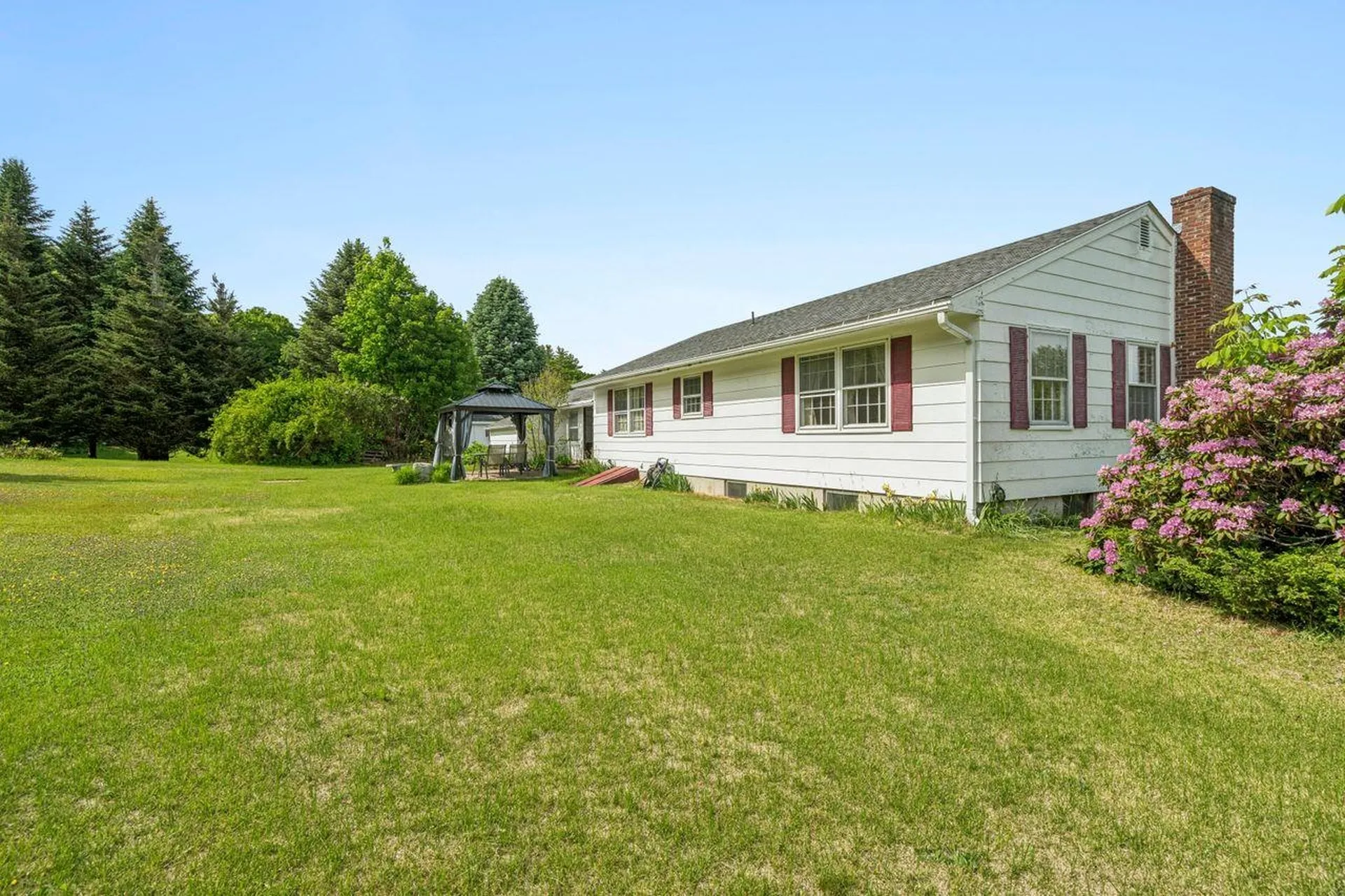 21 Chase Circle Center Harbor NH 03226
