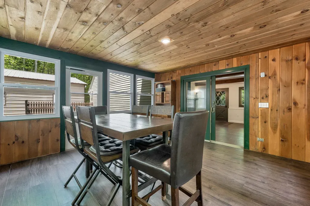 20 Fox Den Road Hollis NH 03049