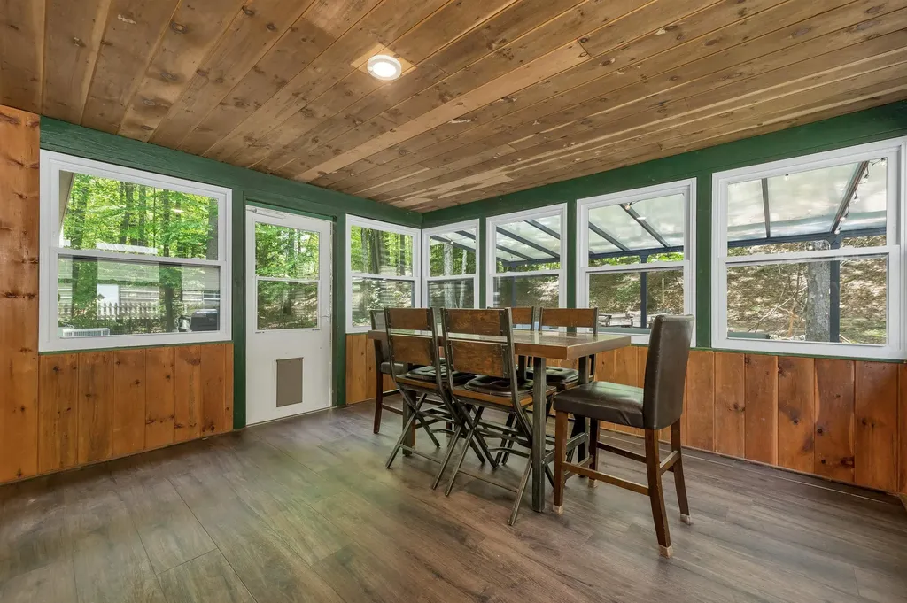 20 Fox Den Road Hollis NH 03049