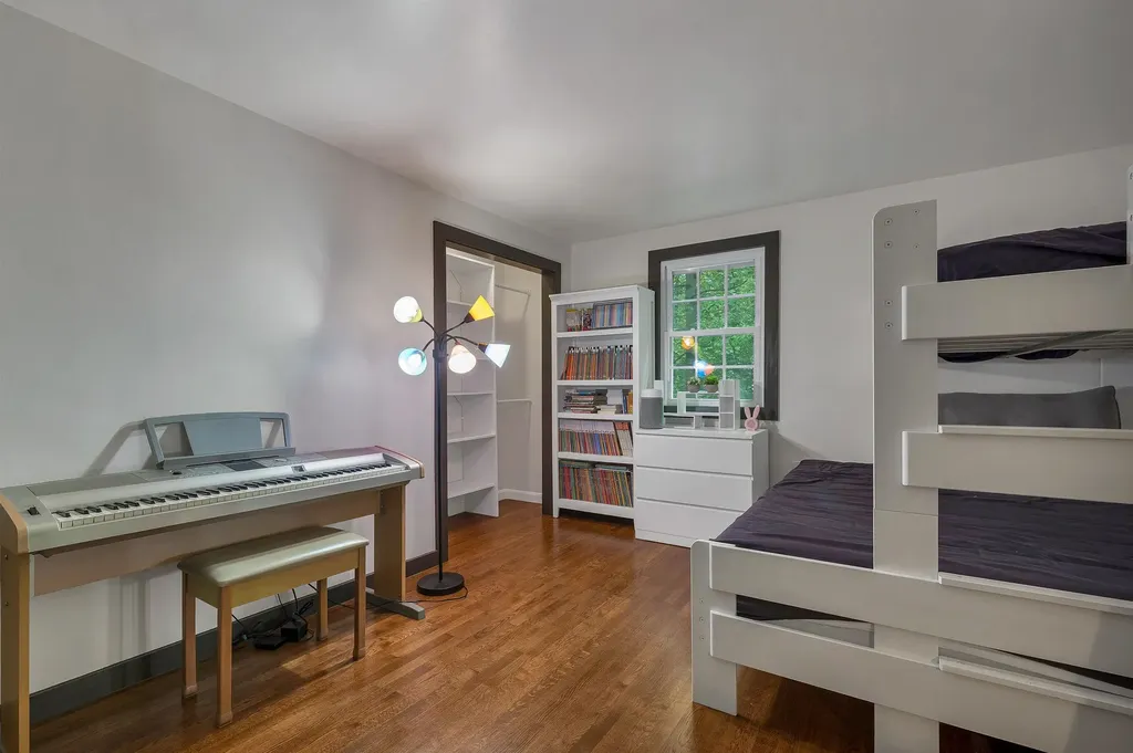20 Fox Den Road Hollis NH 03049
